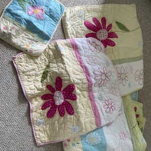Pottery Barn queen quilt, pillows, lampshade and curtains